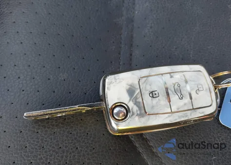 2018 Volkswagen Passat 2.0T R-Line/2.0T S z USA, uszkodzony, nr VIN 1VWAA7A36JC039983